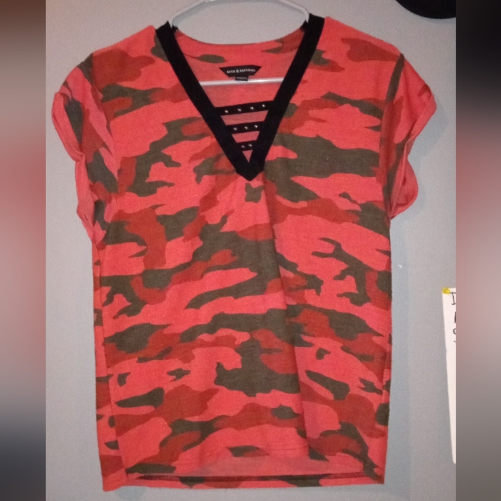Rock and Republic red and black camo print tee shirt